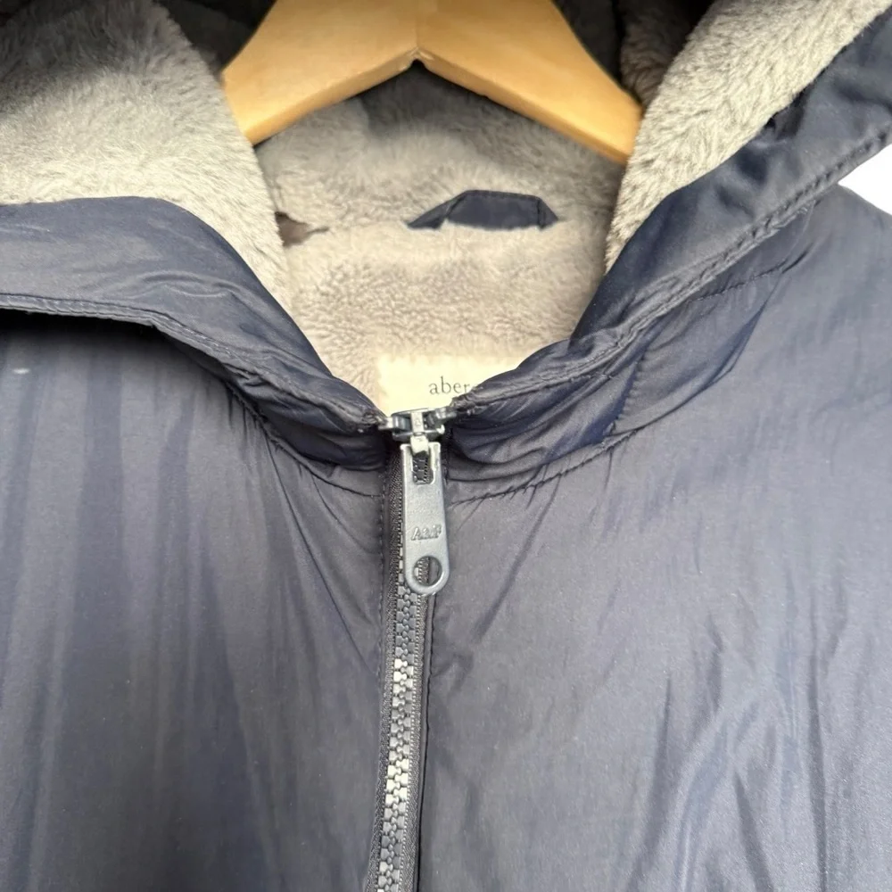 Abercrombie Kids Fleece Lined Puffer Coat Jacket Boys 15/16 Navy Water Resistant